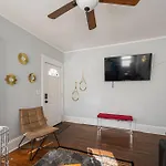 Charlotte Vibes Relax&Recharge